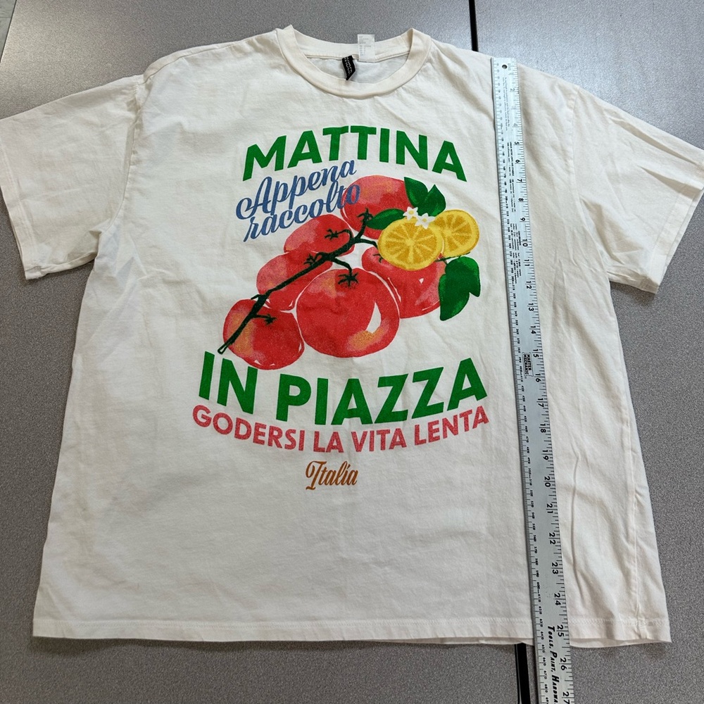 H&M Cream Graphic Short Sleeve Tee